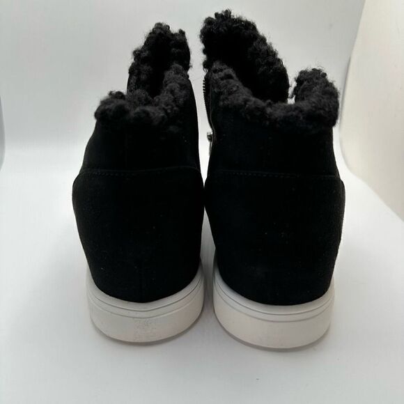 CUSHIONAIRE Women's Hidden Wedge Faux Shearling Sneaker 10 BLACK - Picture 4 of 7